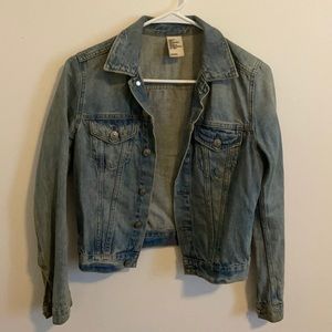 Lightly used H&M light wash Jean jacket size 4